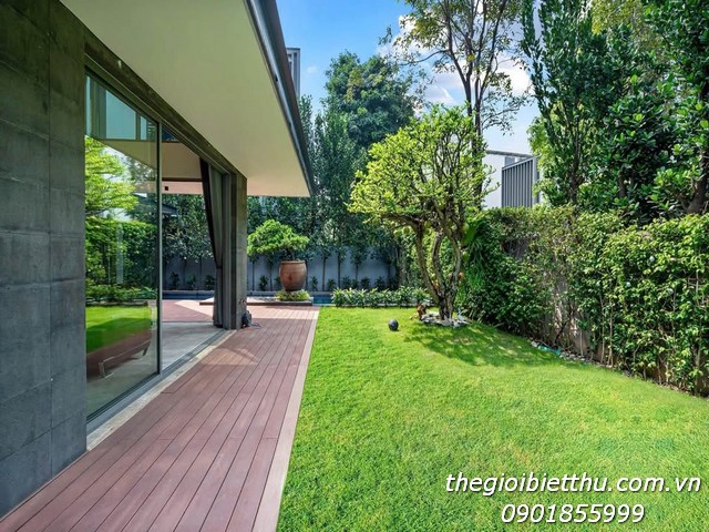 Long description image 1