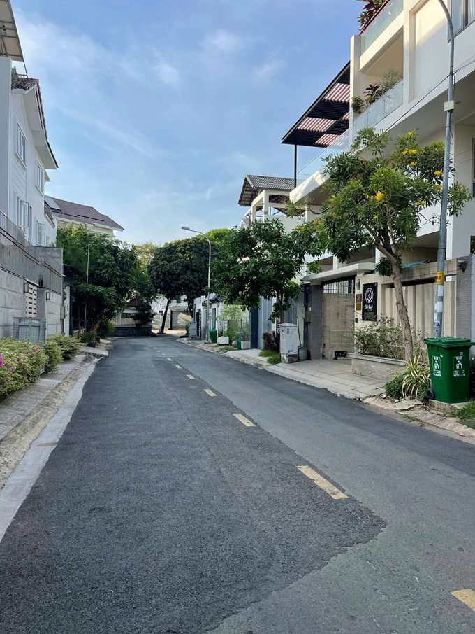 Long description image 1