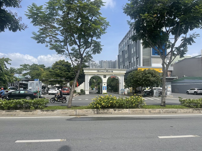 Long description image 1