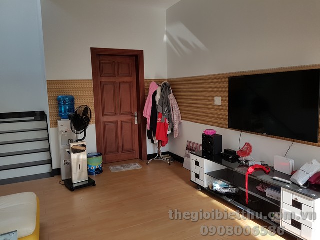 Long description image 1